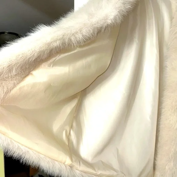 Cream Faux Fur Teddy Jacket with Luxurious Texture Size XL - Picture 5 of 9